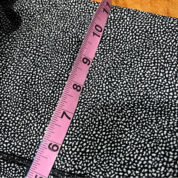 Lululemon Fast and Free high rise Leggings size 6 patterned - Picture 9 of 10